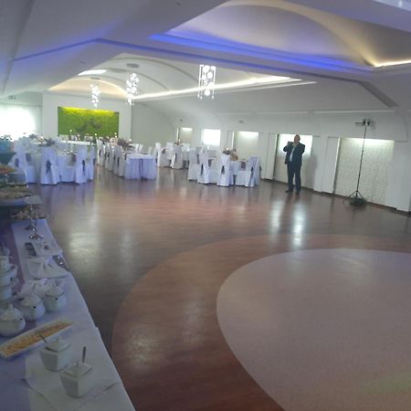 Dwor Wapowce Hotel Luaran gambar