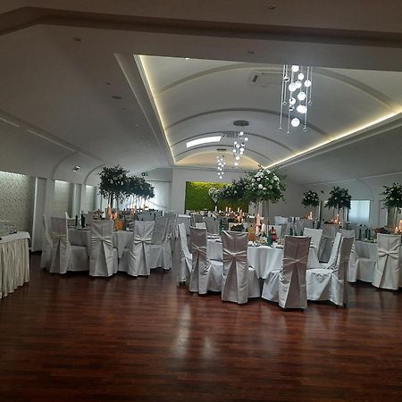 Dwor Wapowce Hotel Luaran gambar