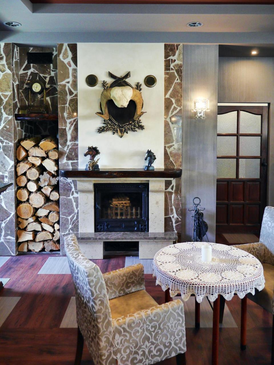 Dwor Wapowce Hotel Luaran gambar